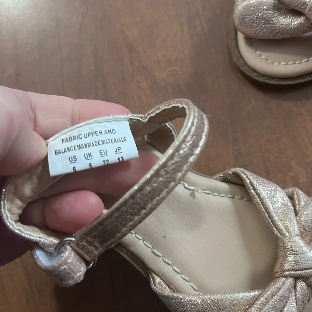 Girls sandals golden shimmer size 6 US toddler girls Easter Holiday